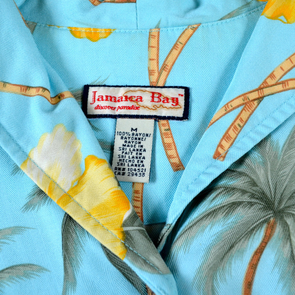 Sleeveless Hawaiian Shirt by Jamaica Bay - Picture 3 of 8